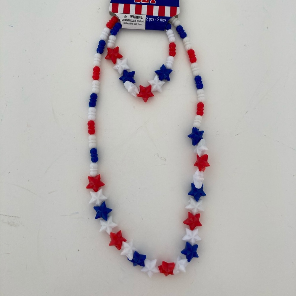 Amscan Bracelet and Necklace Set